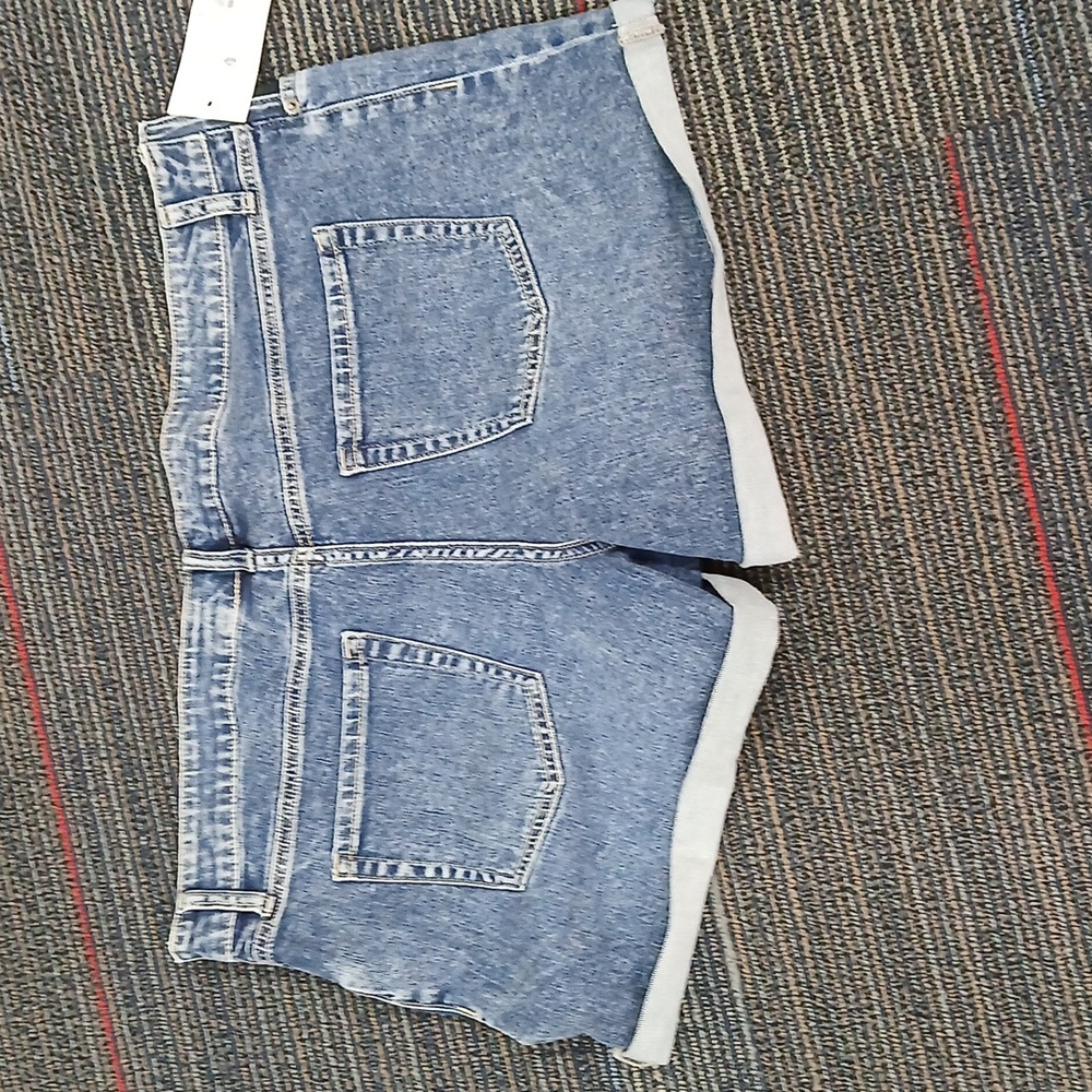 NWT Isabel Maternity MIDI Denim Shorts Size 16 - Picture 7 of 7